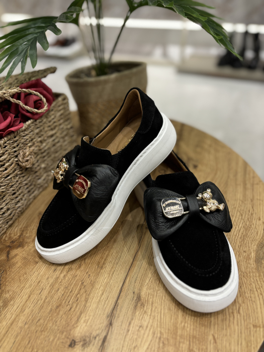 Mocasini negri din piele cu funda si accesoriu [4]