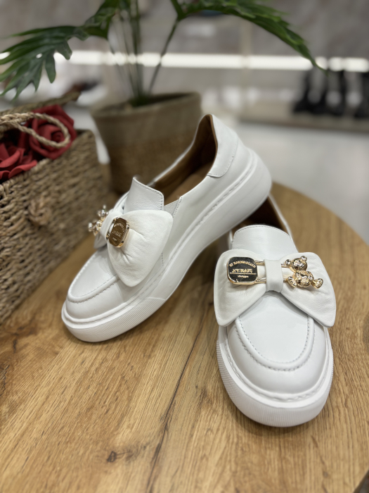 Mocasini albi din piele cu funda [4]