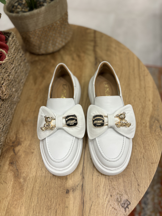 Mocasini albi din piele cu funda [5]