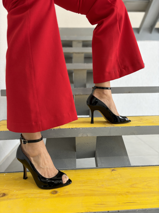 Pantofi PERLA BLACK decupati cu toc [4]