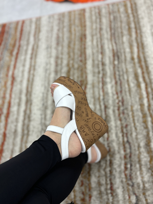 Sandale albe din piele cu platforma [3]