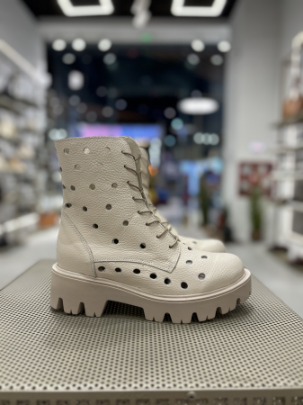 Botine - Ghete CALYPSO perforate din piele