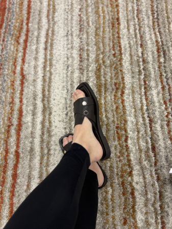 Slapi maro din piele cu tinte [1]