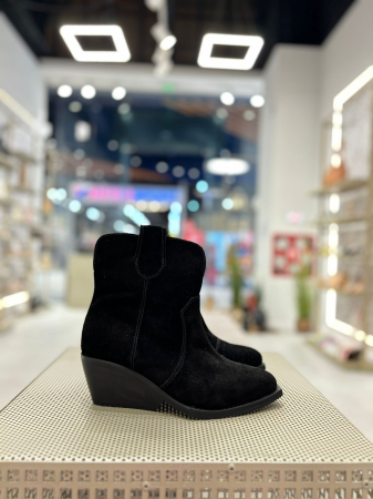 Ciocate ARLENA NEGRE scurte din piele [1]
