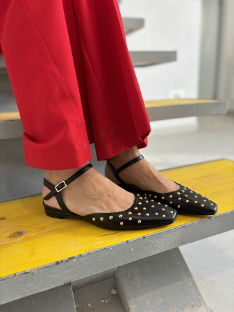 Pantofi GRACE NEGRI cu tinte aurii [1]