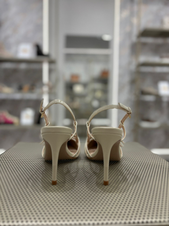 Pantofi stiletto LAUREL ALBI  cu bareta la spate [2]