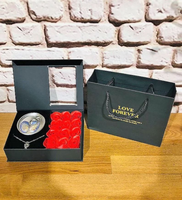 Set Cadou Pearl in Real Life – Scoică cu Perlă Reală, Colier și Trandafiri din Săpun – Cadou Romantic Premium [1]