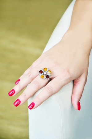 INELE - Inel din Argint 925 cu pietre din Chihlimbar, model Floare, marime reglabila
