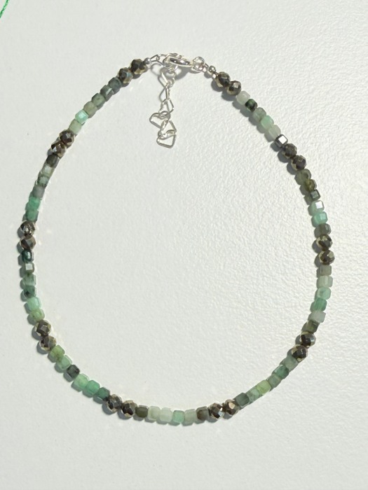 Bratara din Smarald si Pirita Dama [1]