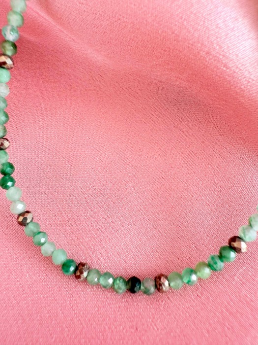 Bratara din Smarald si Pirita Dama [3]