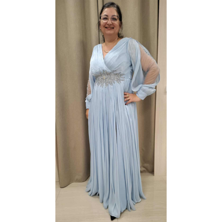 Rochii - Rochie elegantă bleu lungă plisată cu broderie strălucitoare în talie – MelyFashion
