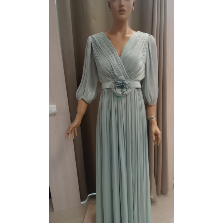 Rochii - Rochie elegantă verde pastel lungă plisată cu floare în talie – MelyFashion
