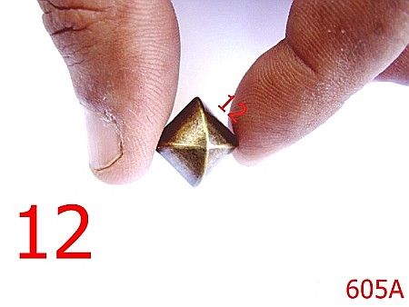 Accesorii metalice pentru marochinarie - 605A/ORNAMENT PIRAMIDA 12MM*12MM /ANTIK-12-mm---antic-----
