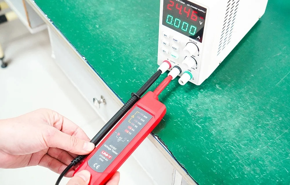 Tester de tensiune AC DC Uni-T UT22B-EU LED AC/DC 12V, 24V, 50V, 120V, 230V, 400V [7]
