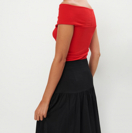 Bluza umerii goi [1]