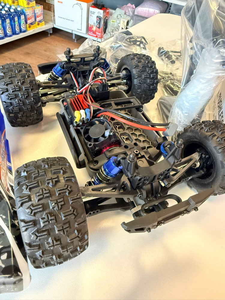 Mașină cu telecomandă DEERC Brushless Extreme Speed Truck 4WD Off-Road [3]