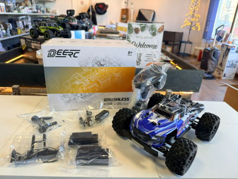 Mașină cu telecomandă DEERC Brushless Extreme Speed Truck 4WD Off-Road [1]
