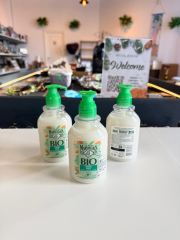 Săpun lichid cu migdale și nuci, Le Petit Marseillais, 290 ml Pump Bottle BIO [1]