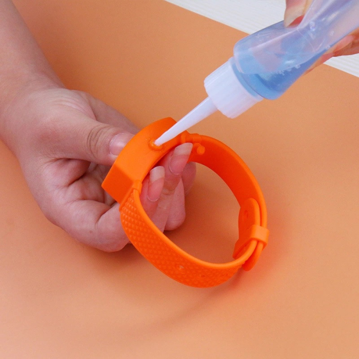 Bratara Dispenser pentru dezinfectant maini cu recipient reincarcabil Drool (Culoare: Alb) [5]