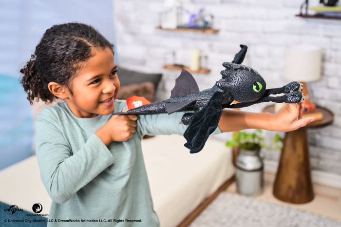 CUM SA ITI DRESEZI DRAGONUL HUG SI GLIDE FIGURINA DRAGON TOOTHLESS [6]