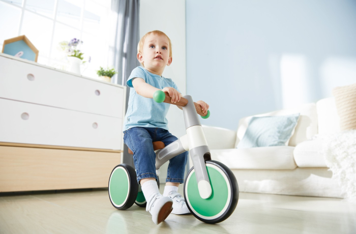 HAPE BICICLETA DE ECHILIBRU VERDE CU 3 ROTI [6]