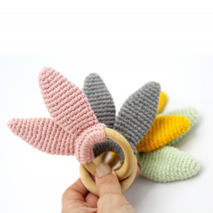Jucarie dentitie din bumbac cu inel din lemn BabyJem Amigurumi (Culoare: Gri) [9]