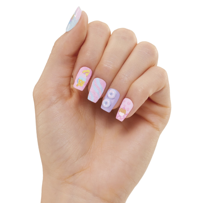 L.O.L. SURPRISE! OMG SWEET NAILS CANDYLICIOUS SPRINKLES SHOP SET PAPUSA CU ACCESORII [10]
