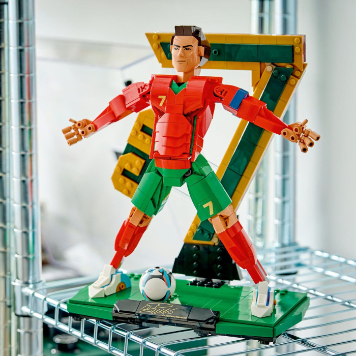 LEGO EDITIONS CRISTIANO RONALDO LEGENDA A FOTBALULUI 43016 [8]