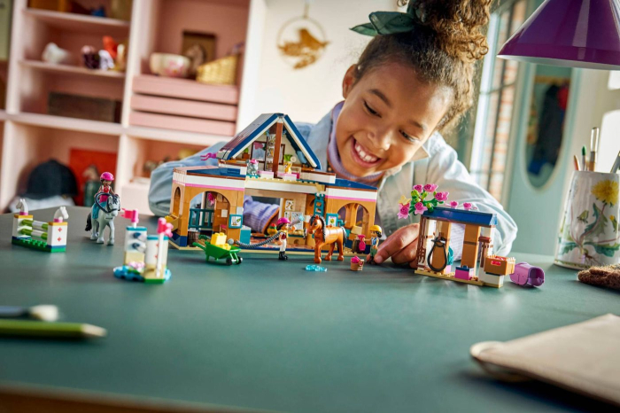LEGO FRIENDS GRAJD DE CAI SI ACADEMIE DE ECHITATIE 42688 [4]