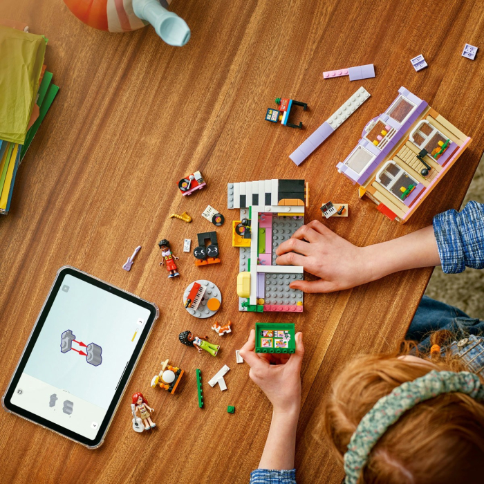 LEGO FRIENDS MAGAZIN DE MUZICA SI APARTAMENT 42653 [4]