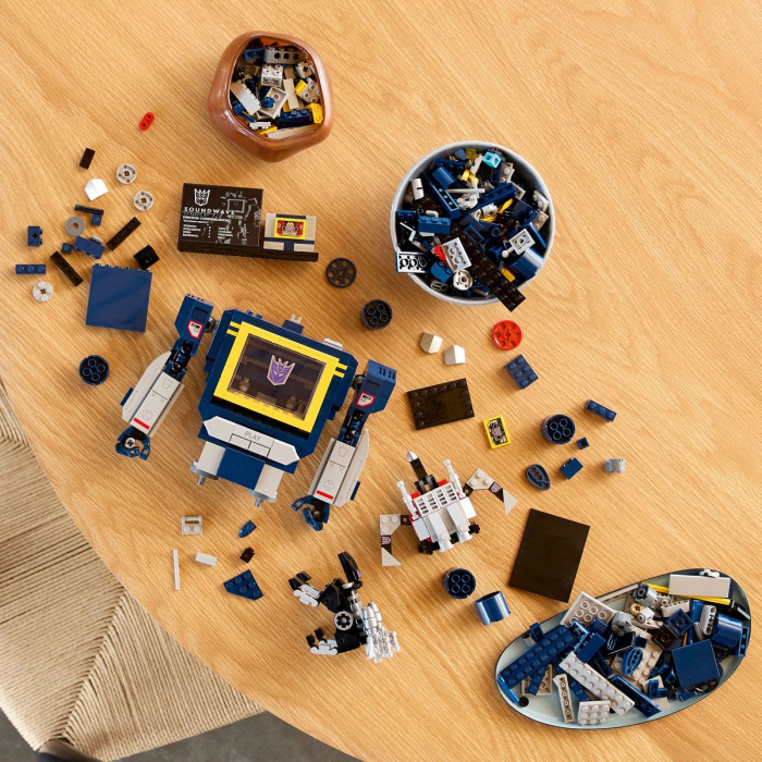 LEGO ICONS TRANSFORMERS SOUNDWAVE 10358 [7]
