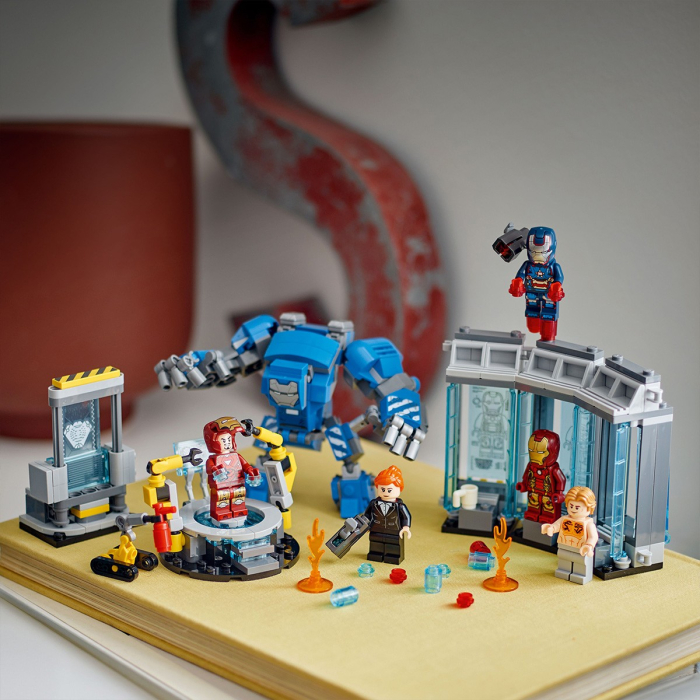 LEGO SUPER HEROES LABORATORUL LUI IRON MAN SALA ARMURILOR 76315 [5]