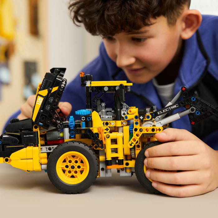 LEGO TECHNIC INCARCATOR FRONTAL VOLVO L120 ELECTRIC 42209 [7]