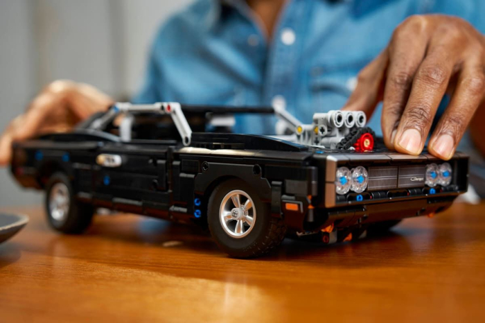 LEGO TECHNIC MASINA DODGE CHARGER R/T DIN FAST AND FURIOUS 42231 [11]
