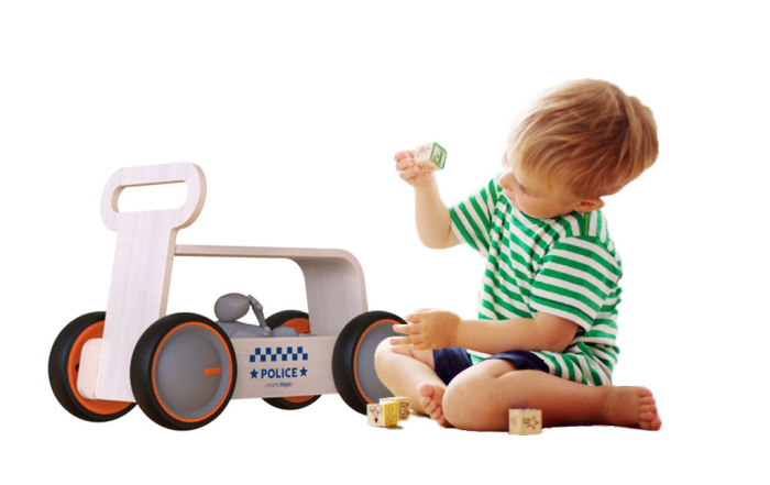 Masinuta ride-on, premergator si carucior de jucarii MamaToyz DriveMe Wood, Politie - Jucarie din lemn 3 in 1 [9]