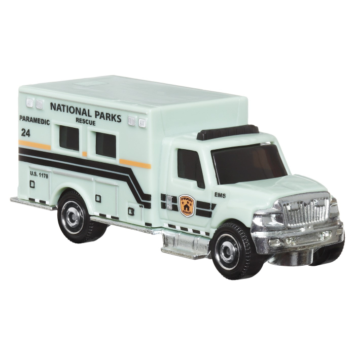 MATCHBOX SET 9 MASINUTE INTERNATIONAL AMBULANCE [3]