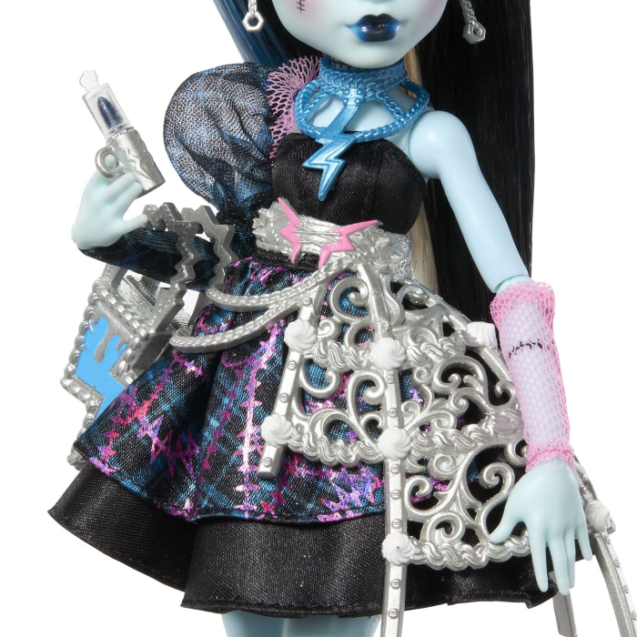 MONSTER HIGH ZIUA DE NASTERE DULCE SI INFRICOSATOARE PAPUSA FRANKIESTEIN CU ACCESORII [5]