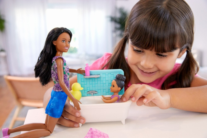 PAPUSA BARBIE MAMICA BRUNETA CU BEBELUS [4]