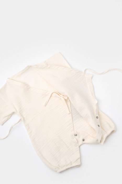 Salopeta petrecuta din muselina, BabyCosy, 100% bumbac organic, Ecru [7]