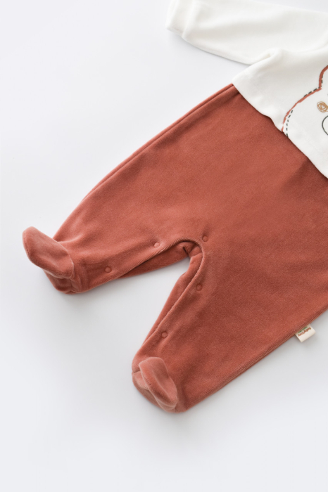 Salopeta Ursulet cu maneca lunga si botosei din 80%bumbac organic si 20% poliester - Caramiziu, BabyCosy [4]