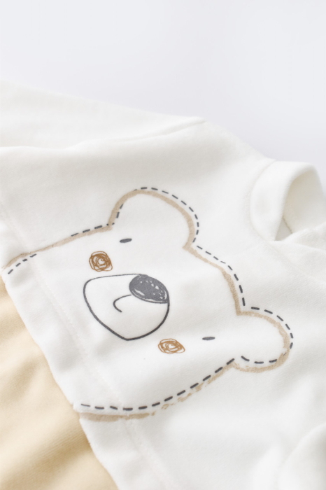 Salopeta Ursulet cu maneca lunga si botosei din 80%bumbac organic si 20% poliester - Crem, BabyCosy [3]