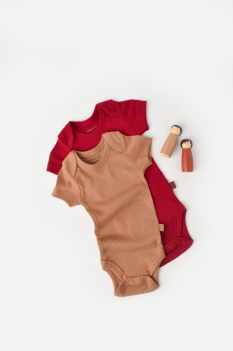 Set 2 body-uri bebe unisex din bumbac organic si modal - Maro/Rosu, BabyCosy [2]