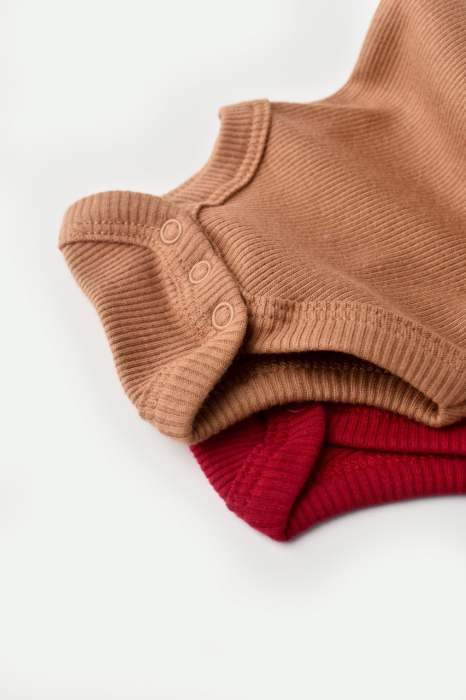 Set 2 body-uri bebe unisex din bumbac organic si modal - Maro/Rosu, BabyCosy [6]