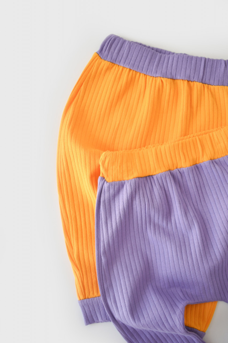 Set 2 pantaloni Ribana Bebe Unisex din bumbac organic si 5%elastan - Galben/Mov BabyCosy [5]