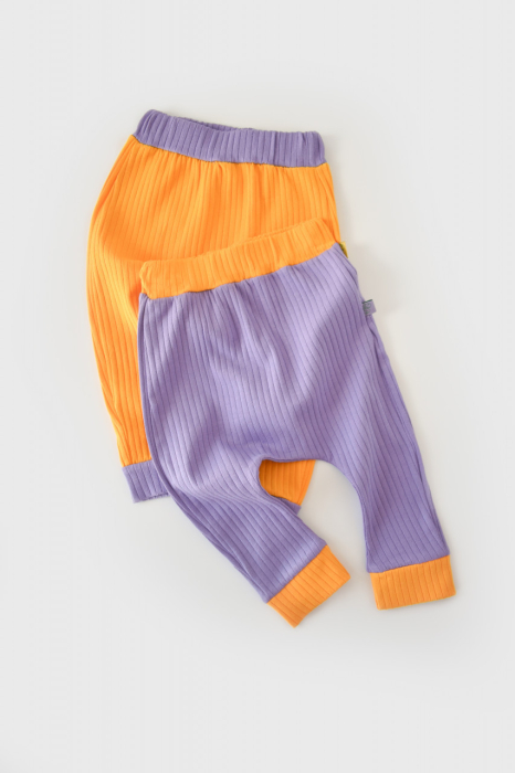 Set 2 pantaloni Ribana Bebe Unisex din bumbac organic si 5%elastan - Galben/Mov BabyCosy [3]