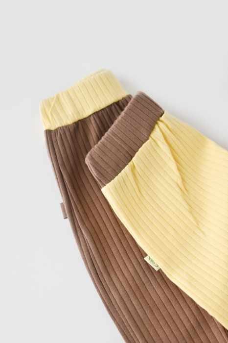 Set 2 pantaloni Ribana Bebe Unisex din bumbac organic si 5%elastan - Vanilie/Maro BabyCosy [2]