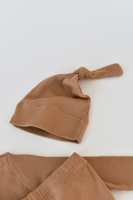 Set 3 piese: bluzita cu maneca lunga, pantaloni lungi si caciulita din bumbac organic si modal - Maro, BabyCosy [4]