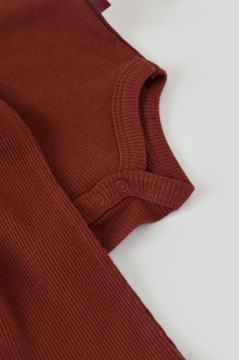 Set 3 piese: body cu maneca lunga, pantaloni lungi si caciulita din bumbac organic si modal - Caramiziu, BabyCosy [4]