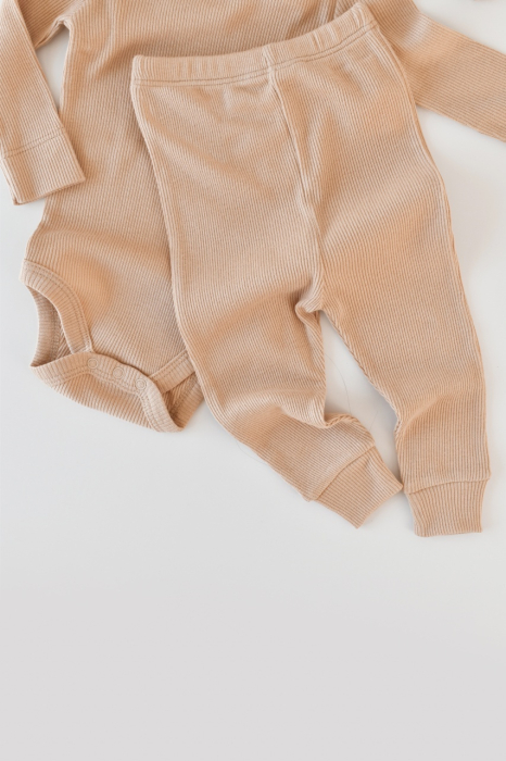 Set 3 piese: body cu maneca lunga, pantaloni lungi si caciulita din bumbac organic si modal - Somon, BabyCosy [3]