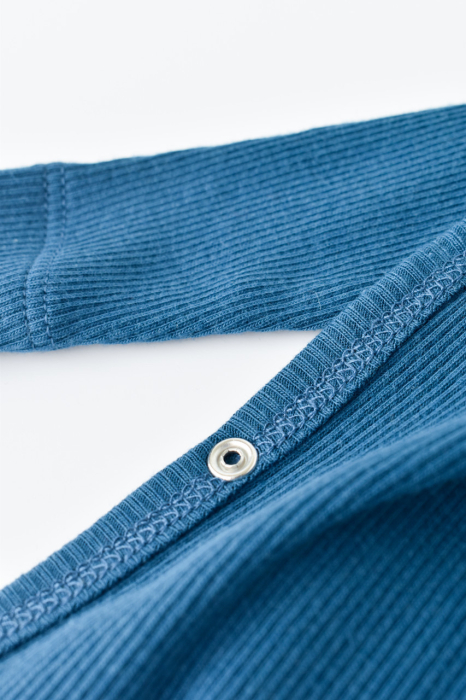 Set 4 piese: bluza, pantaloni, caciulita si manusi din bumbac organic si modal - Bleumarin, BabyCosy [7]